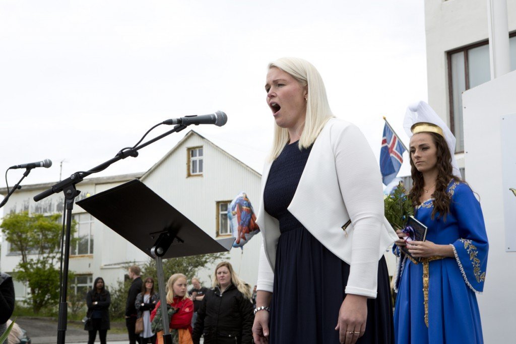 Hanna Þóra Guðbrandsdóttir flutti þjóðsöng Íslands.