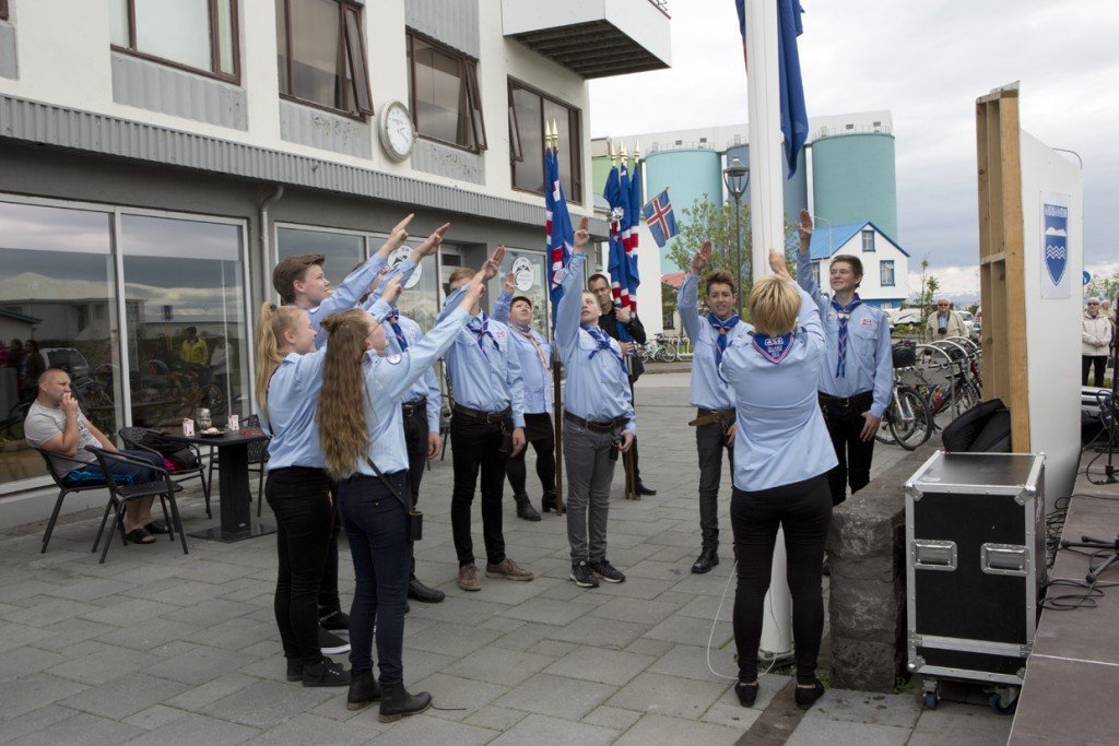 Fánahylling í umsjón Skátafélags Akraness.