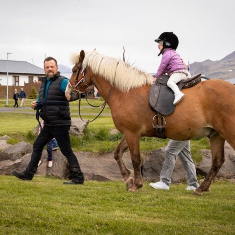 Hestamannafélagið Dreyri teymdi undir börnum 