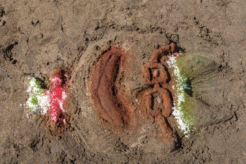 Litaskrímsli á Langasandi - Listasmiðja Angelu Snæland