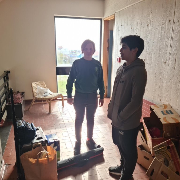 Kvikmyndasmiðja í Höfðvavík - Bergur Líndal og Þórður helgi ásamt ungmennum Akraneskaupstaðar.