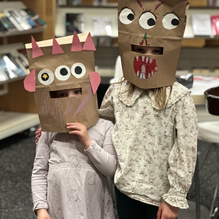 Skrímsla grímusmiðja á Bókasafni Akraness.