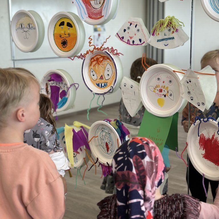 Skrímslaföndur í Þorpinu - Heiða Lind stýrði smiðjunni.
Ljósmyndir Vera Líndal