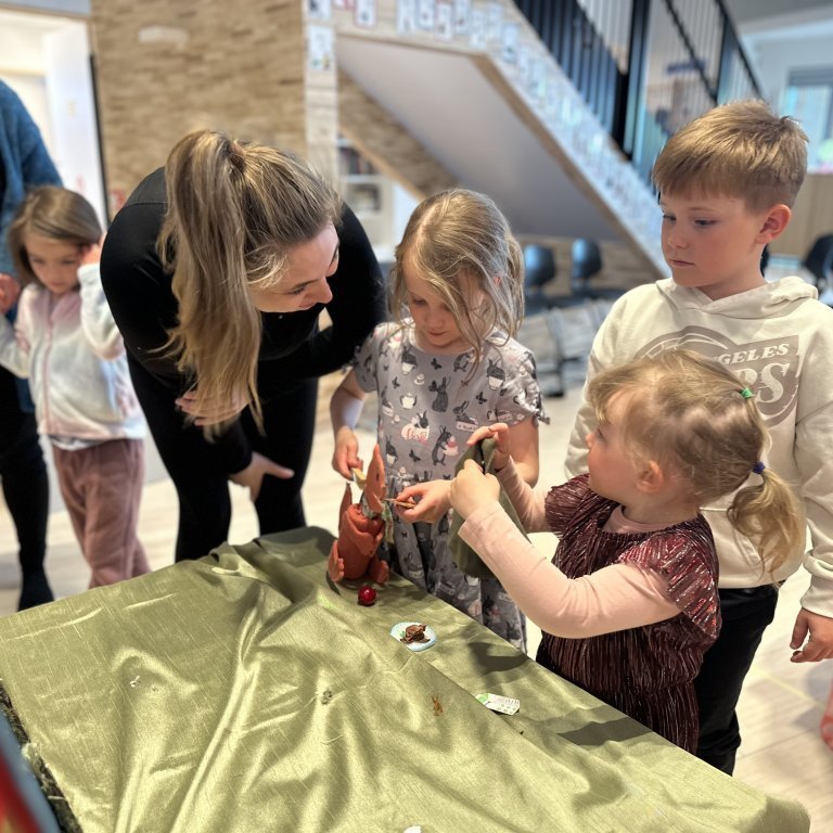 Brúðuleikhús - Töfrabækurnar, sagan af Gýpu - Leikhópurinn Umskiptingar
Ljósmyndir Vera Líndal