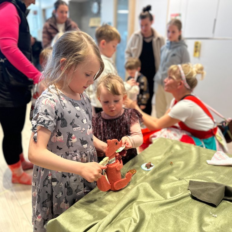 Brúðuleikhús - Töfrabækurnar, sagan af Gýpu - Leikhópurinn Umskiptingar
Ljósmyndir Vera Líndal