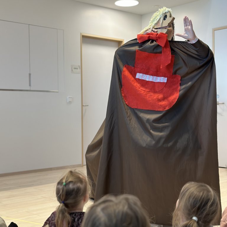 Brúðuleikhús - Töfrabækurnar, sagan af Gýpu - Leikhópurinn Umskiptingar
Ljósmyndir Vera Líndal