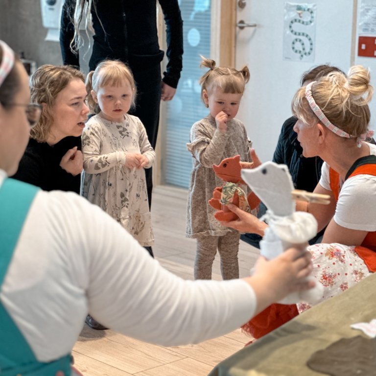 Brúðuleikhús - Töfrabækurnar, sagan af Gýpu - Leikhópurinn Umskiptingar
Ljósmyndir Vera Líndal