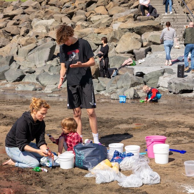 Litaskrímsli á Langasandi - Listasmiðja Angelu Snæland
Ljósmynd: Guðni Hannesson 2024