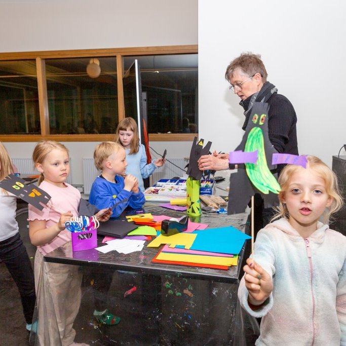 Áslaug Jónsdóttir - Litla skrímsli Stóra skrímsli, heimsókn í Brekkusel.
Ljósmynd: Guðni Hannesson 2024