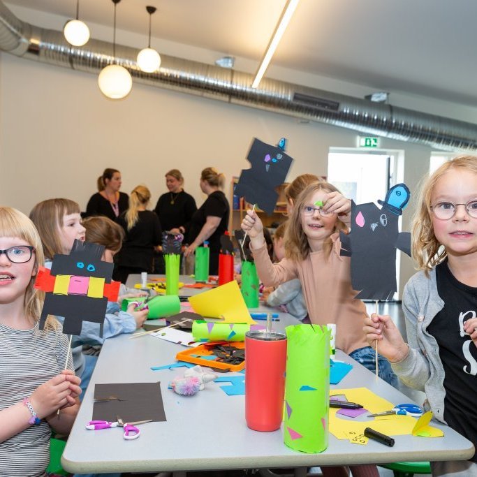 Áslaug Jónsdóttir - Litla skrímsli Stóra skrímsli, heimsókn í Brekkusel.
Ljósmynd: Guðni Hannesson 2024