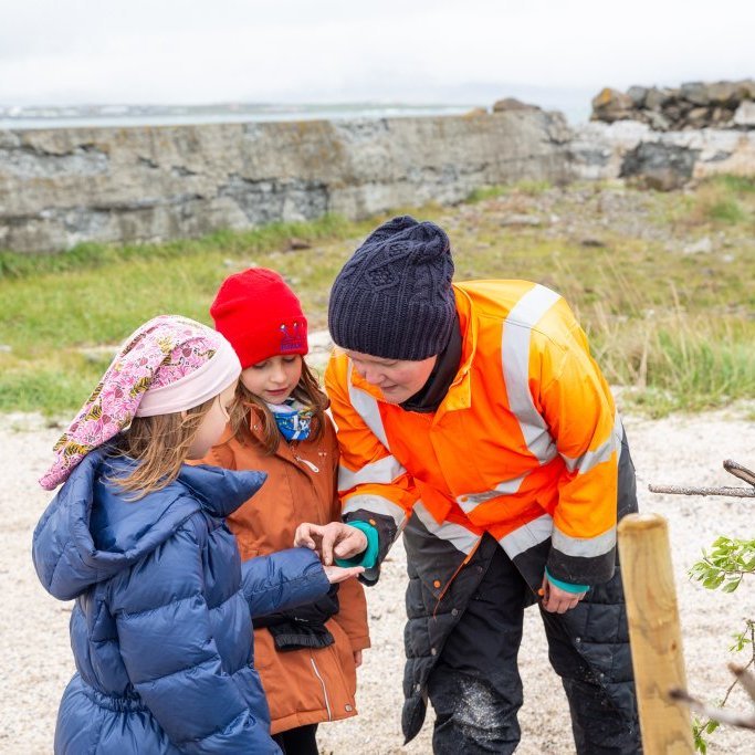 Sæskrímsla verkefni í Skarfavör - Skrímslahreiður! Listasmiðja með Tinnu Royal.
Ljósmyndir Guðni Hannesson