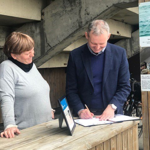 undirritun-gongusattmala