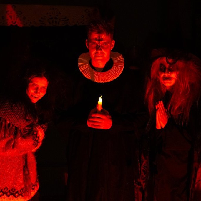 Hrollvekjuhúsið á Byggðasafninu í Görðum. 
Ungmenni Akraneskaupstaðar undir stjórn Auðar Líndal.
Ljósmyndir: Blik studio