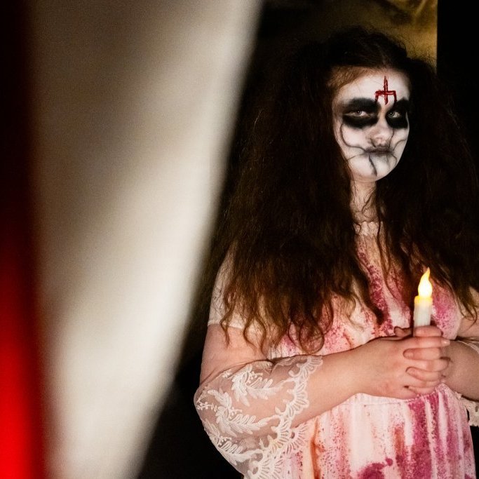 Hrollvekjuhúsið á Byggðasafninu í Görðum. 
Ungmenni Akraneskaupstaðar undir stjórn Auðar Líndal.
Ljósmyndir: Blik studio