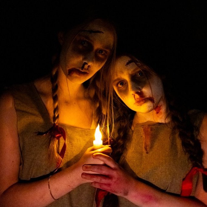 Hrollvekjuhúsið á Byggðasafninu í Görðum. 
Ungmenni Akraneskaupstaðar undir stjórn Auðar Líndal.
Ljósmyndir: Blik studio