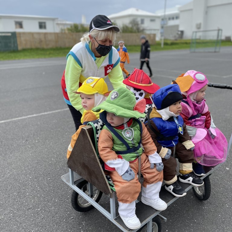 77fa8203-18f4-453c-93f4-541ba0c938d0