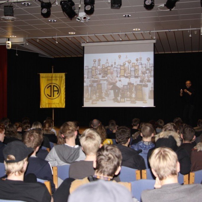 Vel sóttur fyrirlestur um hefðir í íþróttum og forsendur árangursríkrar hefðar í íþóttastarfi.