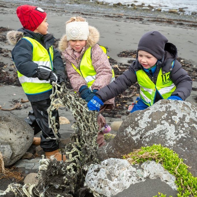Sæskrímsli í Kalmansvík - Unnið af elstu deild leikskólans Garðaseli (2024)
Ljósmynd: Guðni Hannesson