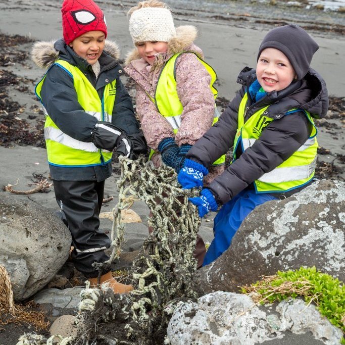 Sæskrímsli í Kalmansvík - Unnið af elstu deild leikskólans Garðaseli (2024)
Ljósmynd: Guðni Hannesson