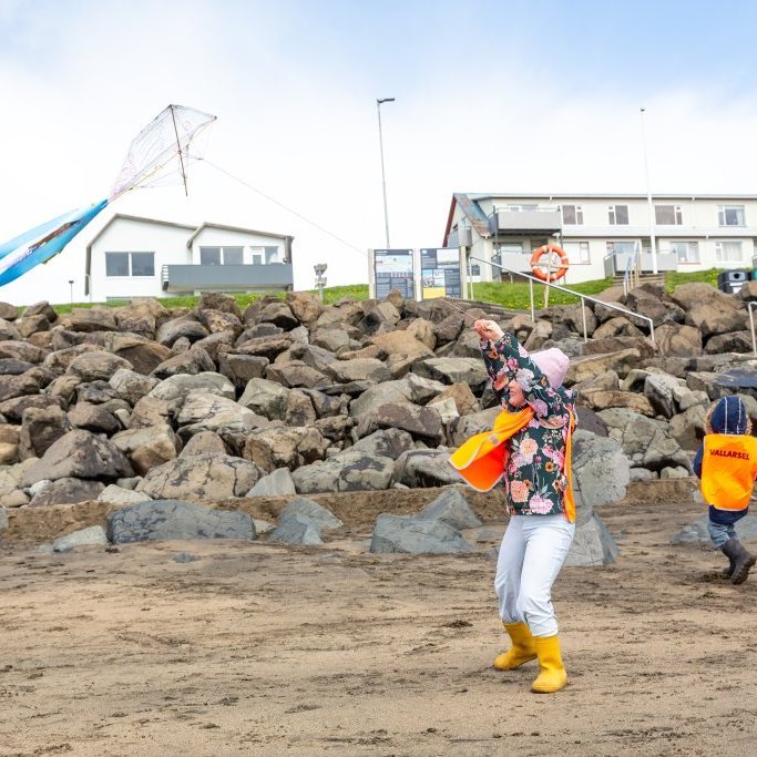 Sæskrímsli á Langasandi - Unnið af elstu deild leikskólans Vallarsel (2024)
Ljósmynd: Guðni Hannesson