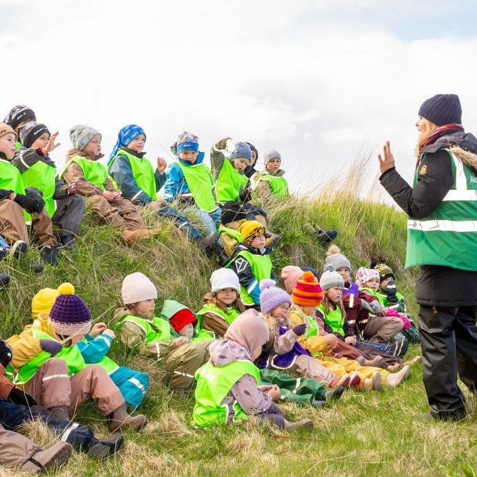 Sæskrímsli á Langasandi við Sólmundarhöfða - Unnið af elstu deild leikskólans Akraseli (2024)
Ljósmynd: Guðni Hannesson