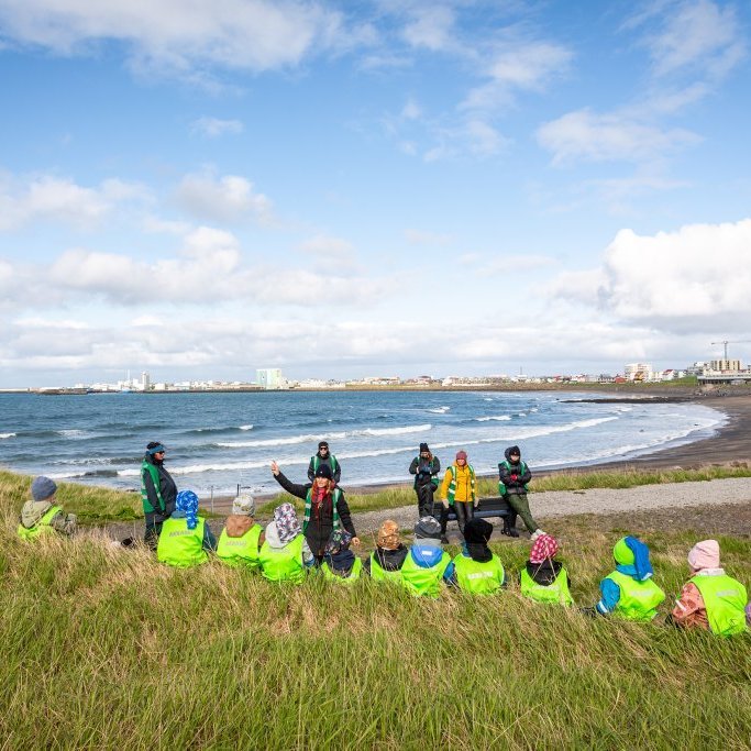 Sæskrímsli á Langasandi við Sólmundarhöfða - Unnið af elstu deild leikskólans Akraseli (2024)
Ljósmynd: Guðni Hannesson