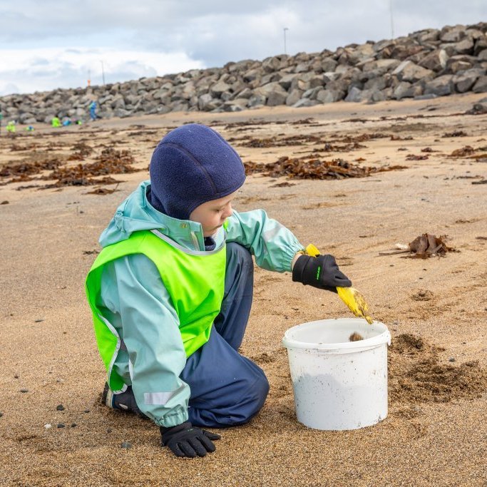 Sæskrímsli á Langasandi við Sólmundarhöfða - Unnið af elstu deild leikskólans Akraseli (2024)
Ljósmynd: Guðni Hannesson