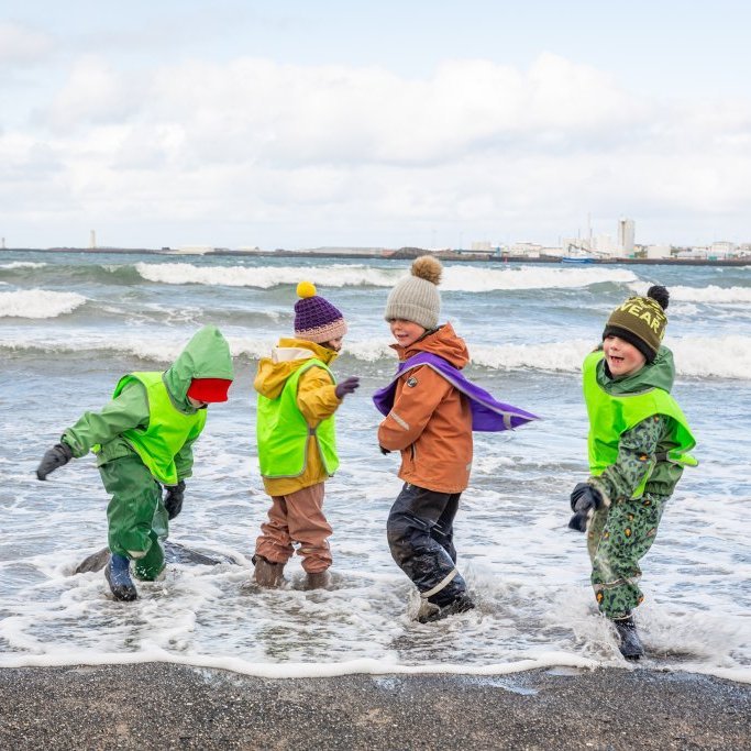 Sæskrímsli á Langasandi við Sólmundarhöfða - Unnið af elstu deild leikskólans Akraseli (2024)
Ljósmynd: Guðni Hannesson