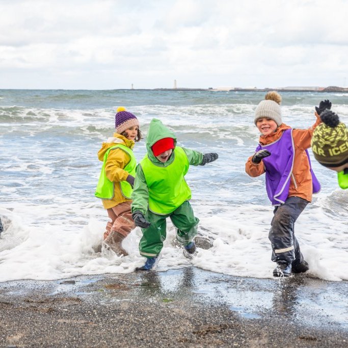 Sæskrímsli á Langasandi við Sólmundarhöfða - Unnið af elstu deild leikskólans Akraseli (2024)
Ljósmynd: Guðni Hannesson