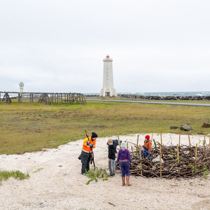 Sæskrímsli í Skarfavör - Unnið af 3.-7. bekk grunnskólanna í samvinnu við Þorpið og Tinnu Royal (2024)
Ljósmynd: Guðni Hannesson