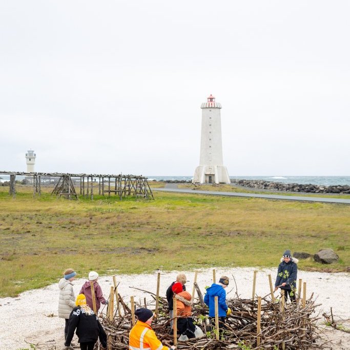 Sæskrímsli í Skarfavör - Unnið af 3.-7. bekk grunnskólanna í samvinnu við Þorpið og Tinnu Royal (2024)
Ljósmynd: Guðni Hannesson