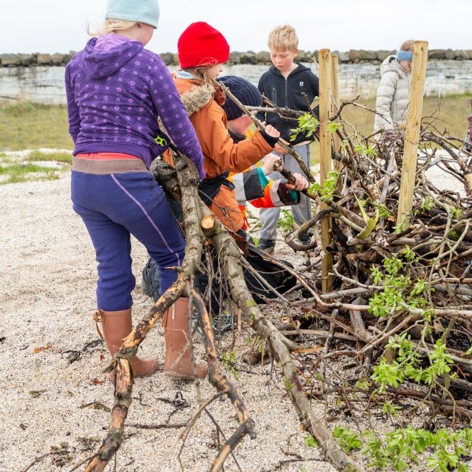 Sæskrímsli í Skarfavör - Unnið af 3.-7. bekk grunnskólanna í samvinnu við Þorpið og Tinnu Royal (2024)
Ljósmynd: Guðni Hannesson