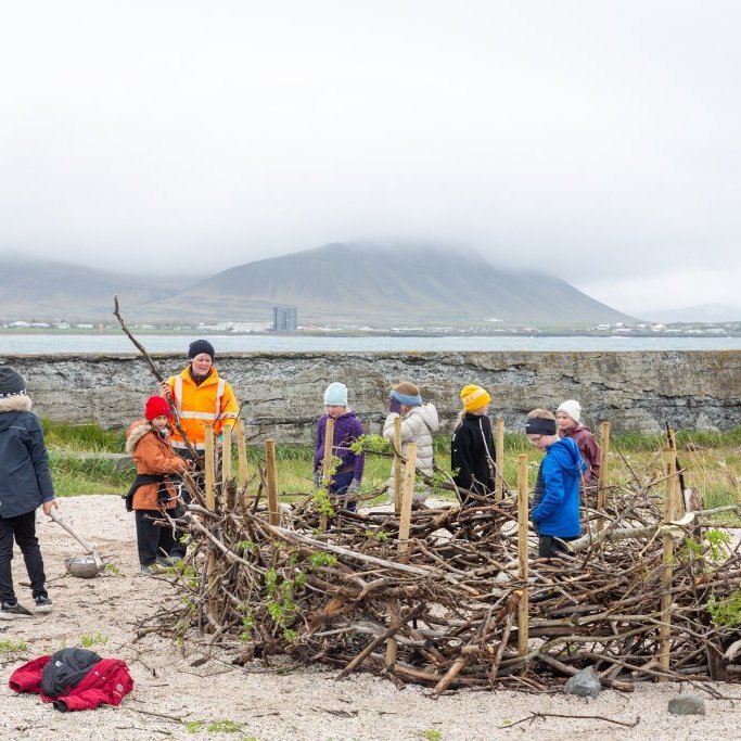 Sæskrímsli í Skarfavör - Unnið af 3.-7. bekk grunnskólanna í samvinnu við Þorpið og Tinnu Royal (2024)
Ljósmynd: Guðni Hannesson