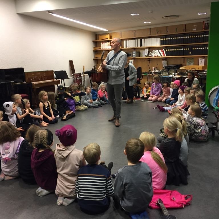 53313370_400566060519754_7280458767789981696_n