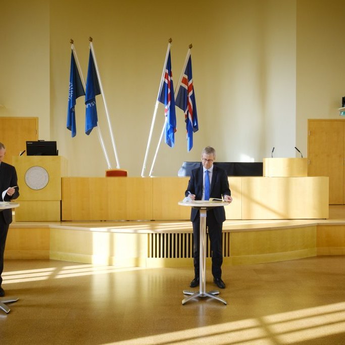 Skapa á aðstöðu til rannsókna, nemendaverkefna og þróunar- og nýsköpunarstarfs fyrir nemendur og starfsfólk Háskóla Íslands á Breiðinni á Akranesi samkvæmt viljayfirlýsingu sem Jón Atli Benediktsson, rektor Háskóla Íslands, Sævar Freyr Þráinsson, bæjarstjóri Akraneskaupstaðar, og Valdís Fjölnisdóttir, framkvæmdastjóri Breiðar Þróunarfélags, undirrituðu í Hátíðasal Háskóla Íslands þann 22. mars 2021 mynd/Kristinn Ingvarsson