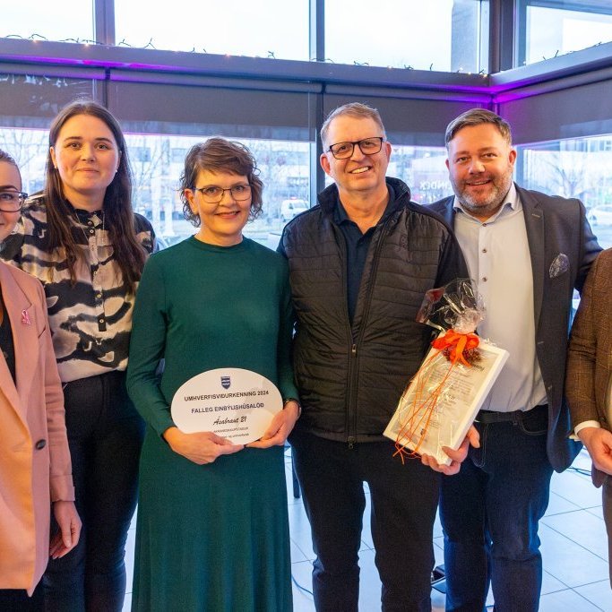 Umhverfisverðlaunahafar - Falleg einbýlishúsarlóð Ásabraut 21, Anna Júlía og Alexander
Ljósmynd: Guðni Hannesson