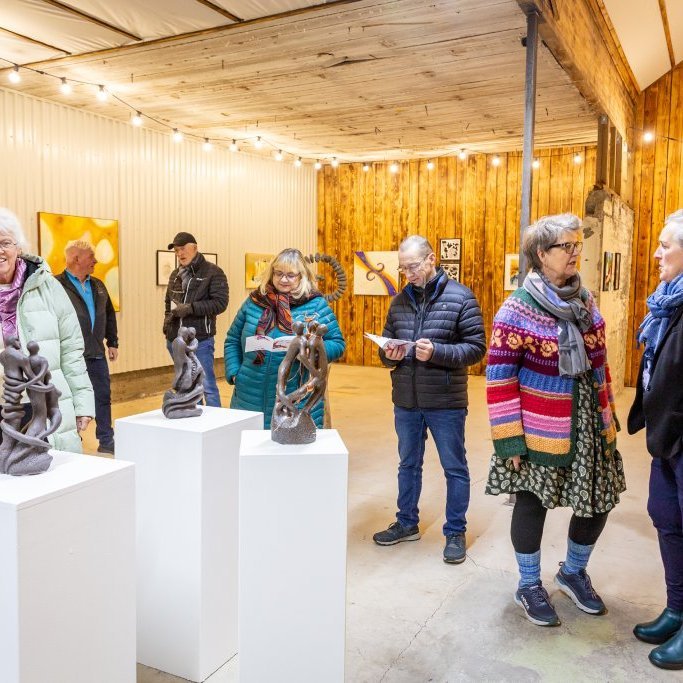 Listfélag Akraness hélt fjölbreytta og skemmtilega samsýningu ,,Hringiða