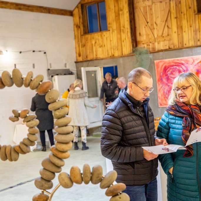 Listfélag Akraness hélt fjölbreytta og skemmtilega samsýningu ,,Hringiða