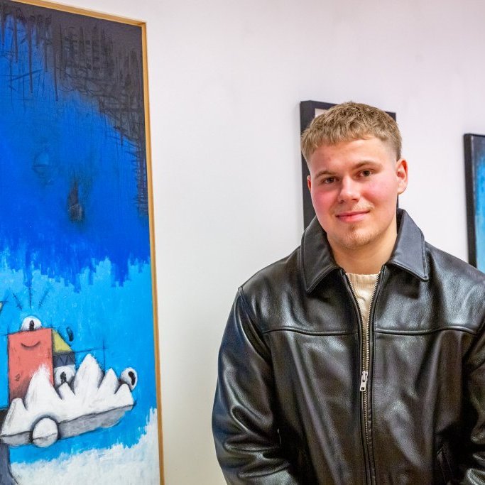 Almar Daði bauð á sína fyrstu myndlistarsýninu ,,SKÝ