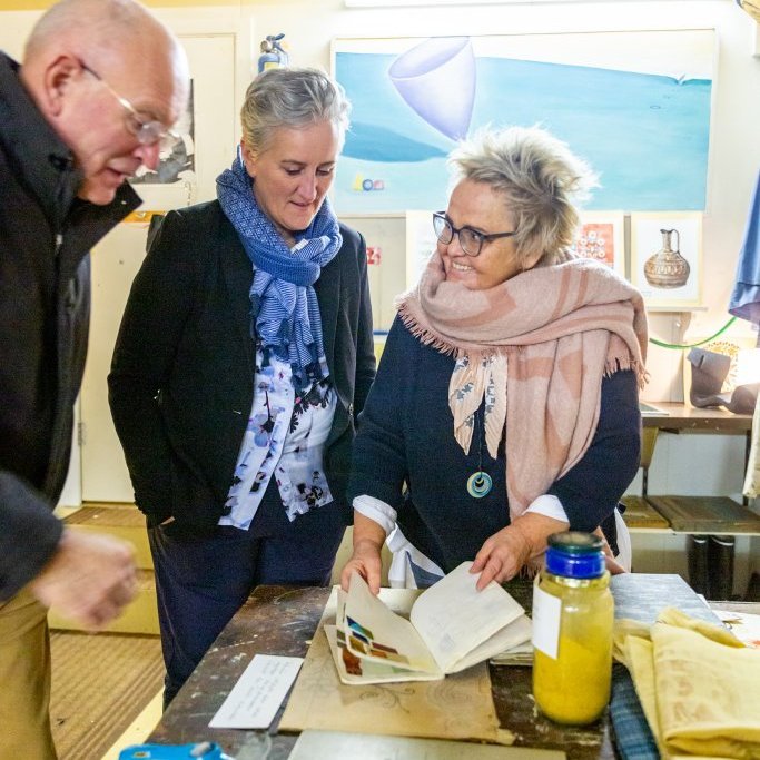 Helena Guttormsdóttir á opinni vinnustofu Gutta ,,Að hugsa með höndunum