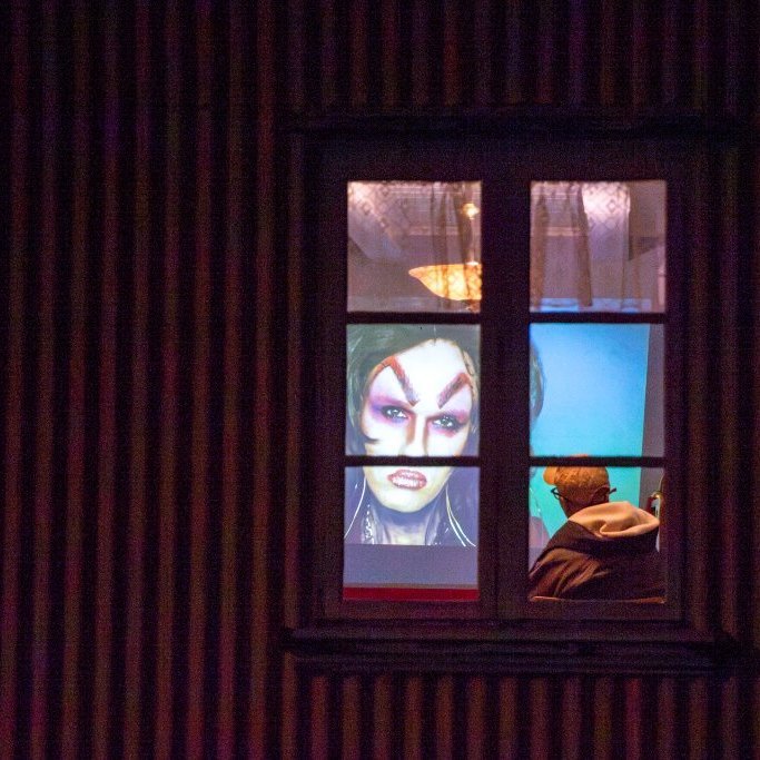 Vídjóverk í Garðahúsi á samsýningu Byggasafnsins í Görðum, verk eftir Þorra Líndal og Snorra Hólm
Ljósmyndir: Guðni Hannesson