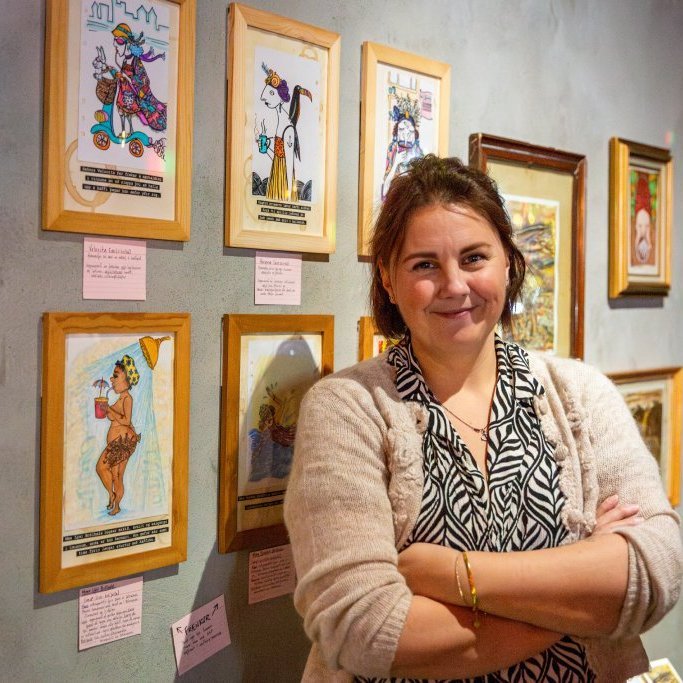 Tinna Steindórsdóttir hélt sýninguna Konur og kaffi í Frystihúsinu, Freyr bauð upp á sérstaka ljúffenga kaffidrykki.
Ljósmyndir: Guðni Hannesson