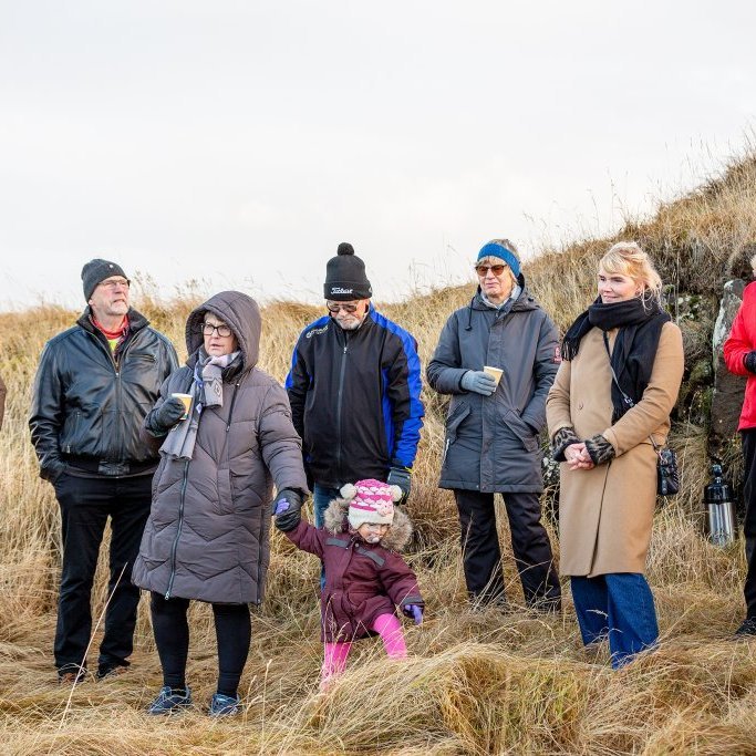 Akraneskaupstaður fjárfesti í nýju útilistaverki, náttúrusætinu Jókubungu - Höfundur verksins er Ása Katrín Bjarnadóttir 
Ljósmyndir: Guðni Hannesson