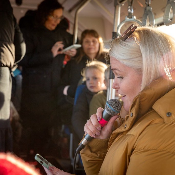 Listfélag Akraness bauð uppá menningarstrætó á Vökudögum. 
Ljósmynd: Guðni Hannesson