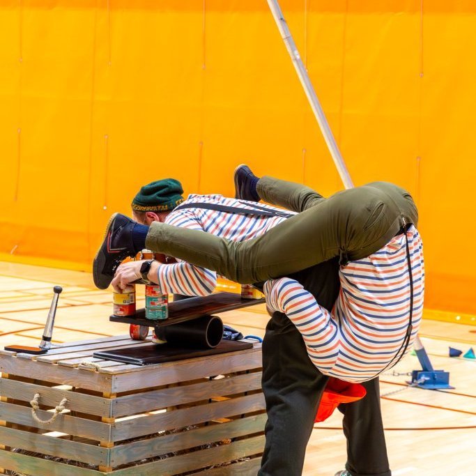 Vökudagar 2025 - Sirkússýning fyrir ungmenni bæjarsins, ,,Sjómenn