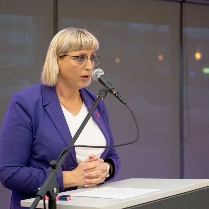 Setningarhátíð Vökudaga - Guðríður Sigurjóns formaður menningar- og safnanefndar ávarpar gesti / Ljósmynd: Blik studio