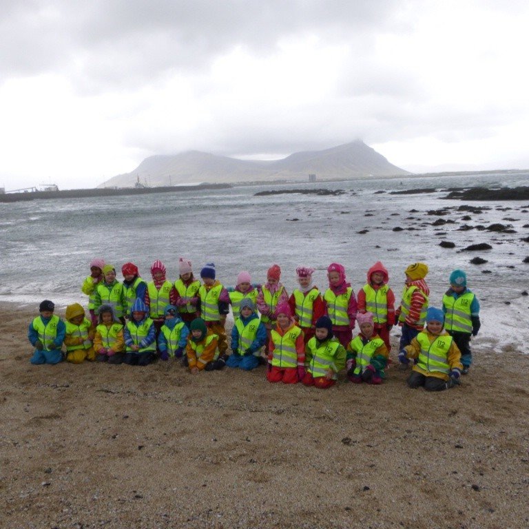 Börn frá Leikskólanum Teigaseli í skoðunarferð um Breiðina.