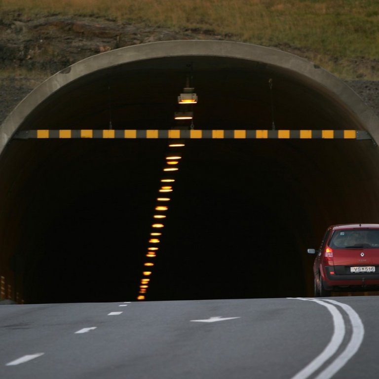 Næturlokanir í Hvalfjarðargöngum