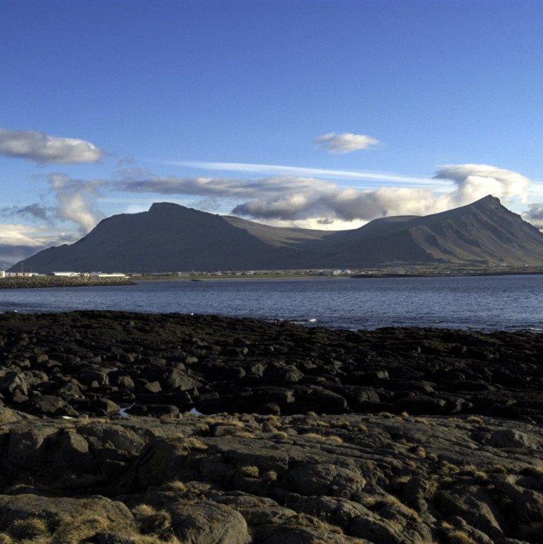 Bæjarstjórnarfundur 9. maí