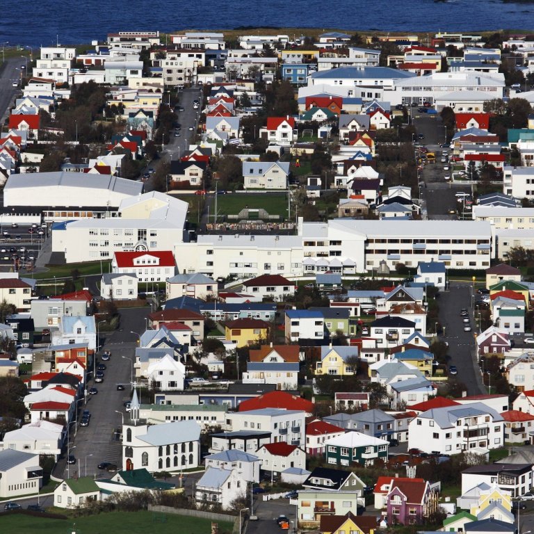 Samþykkt breyting á deiliskipulagi Stofnanareits - íþróttahús við Vesturgötu